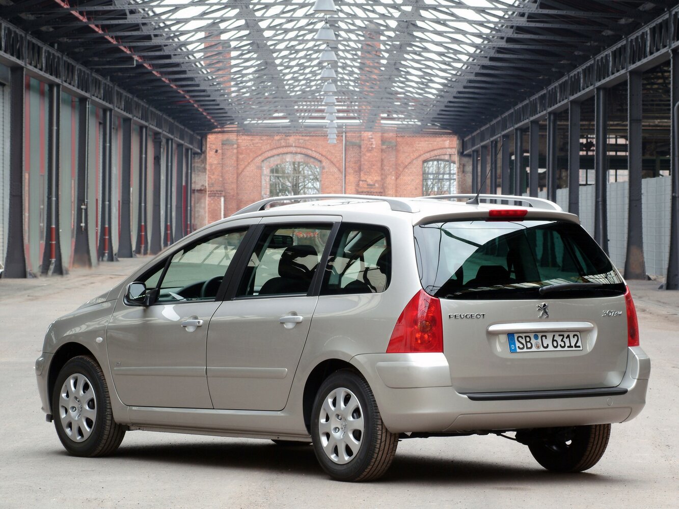 Peugeot 307, I, 2001–2005, Универсал 5 дв.: Вид сзади в три четверти