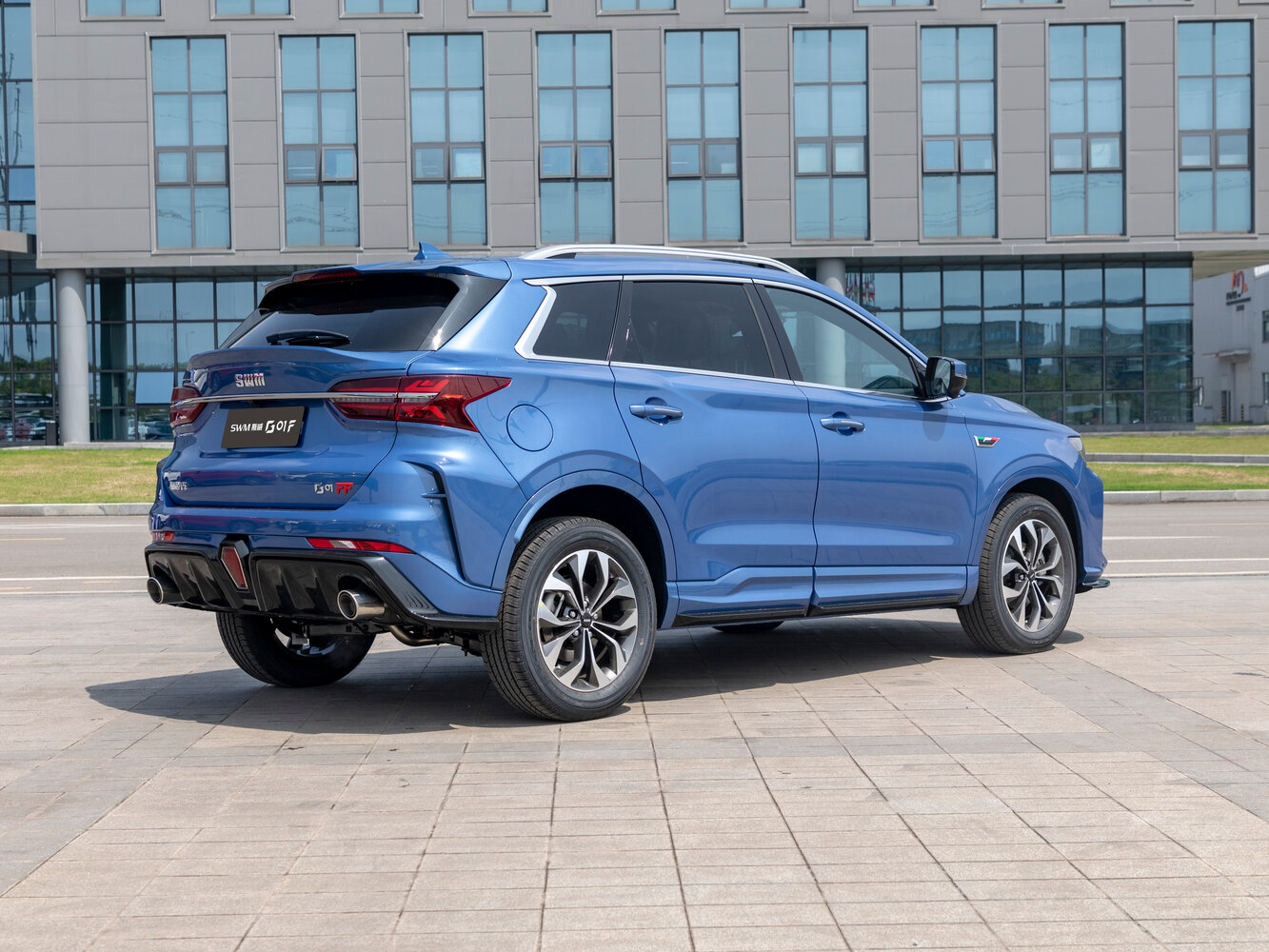 SWM G01F, , 2018–2026, SUV 5 door: Rear three-quarter view