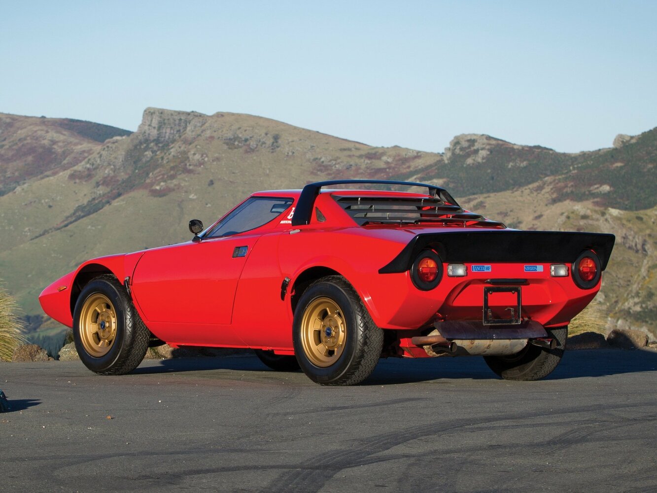 Lancia Stratos, , 1973–1976, Купе: Вид сзади в три четверти