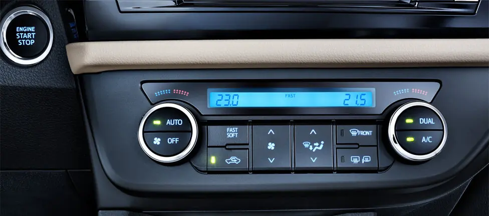 Toyota Corolla, 11 поколение, E180, Седан, Россия, 05.2012 - 07.2016: фото поколения 21