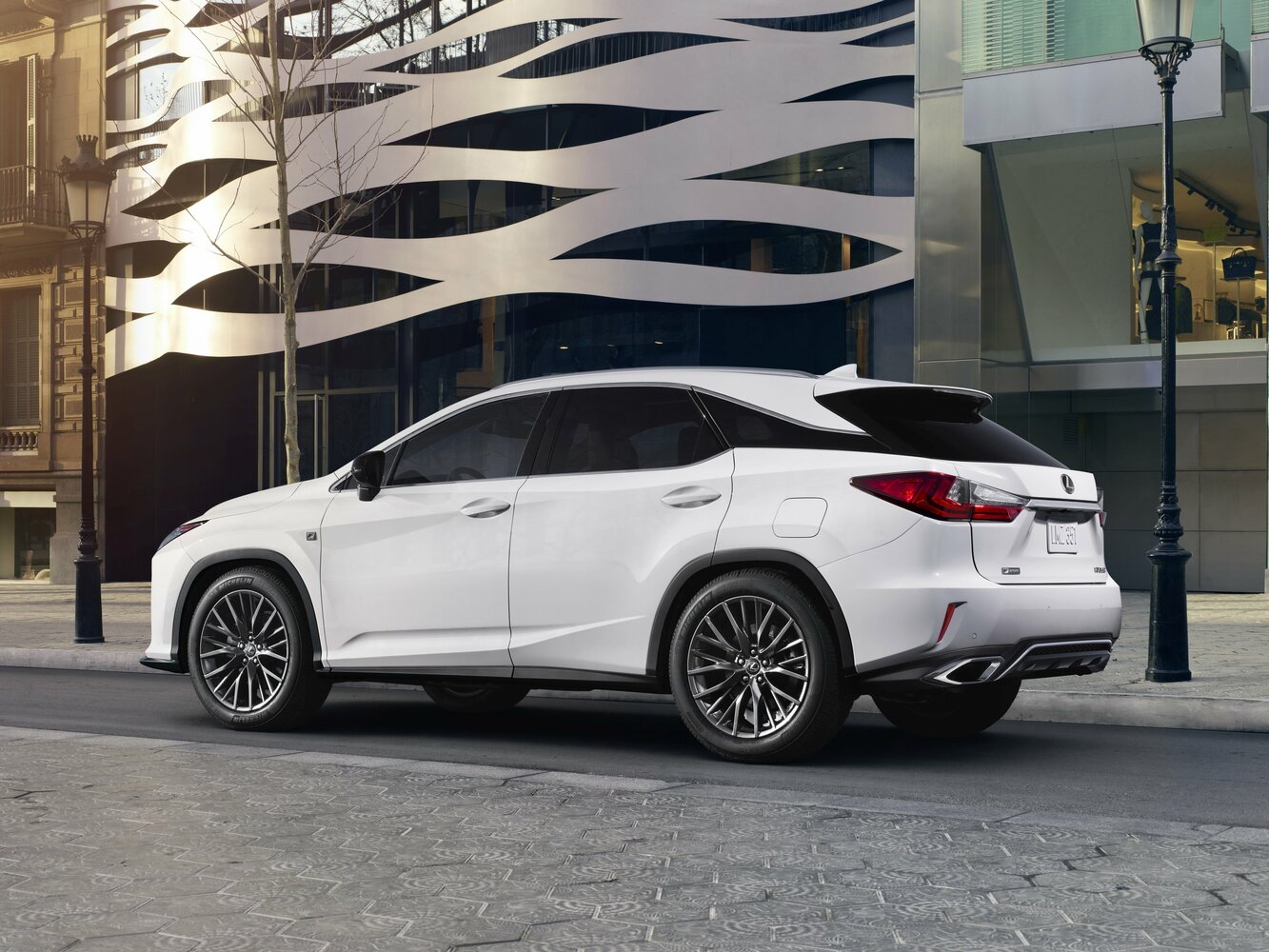 Lexus RX, IV, 2015–2019, Внедорожник 5 дв.: Вид сзади в три четверти