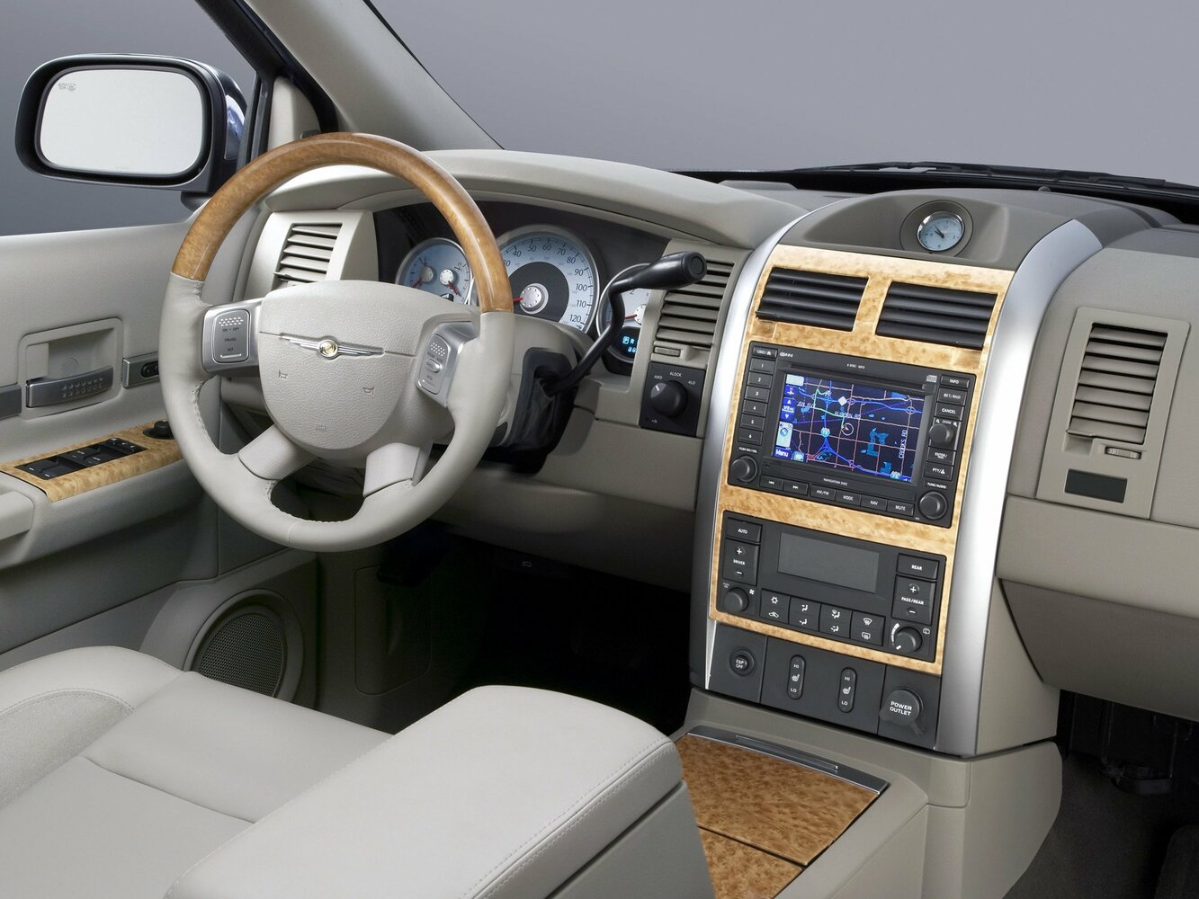 Chrysler Aspen, , 2006–2008, SUV 5 door: Front cabin