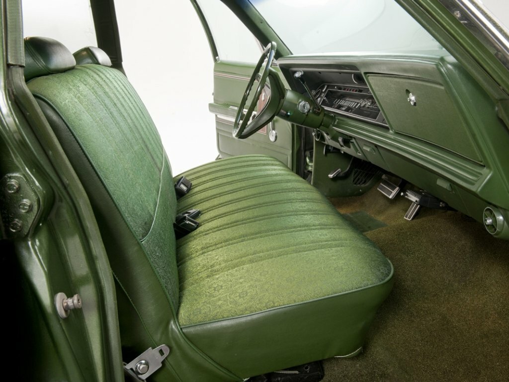 Chrysler Newport, VI, 1973–1978, Седан: Передняя часть салона