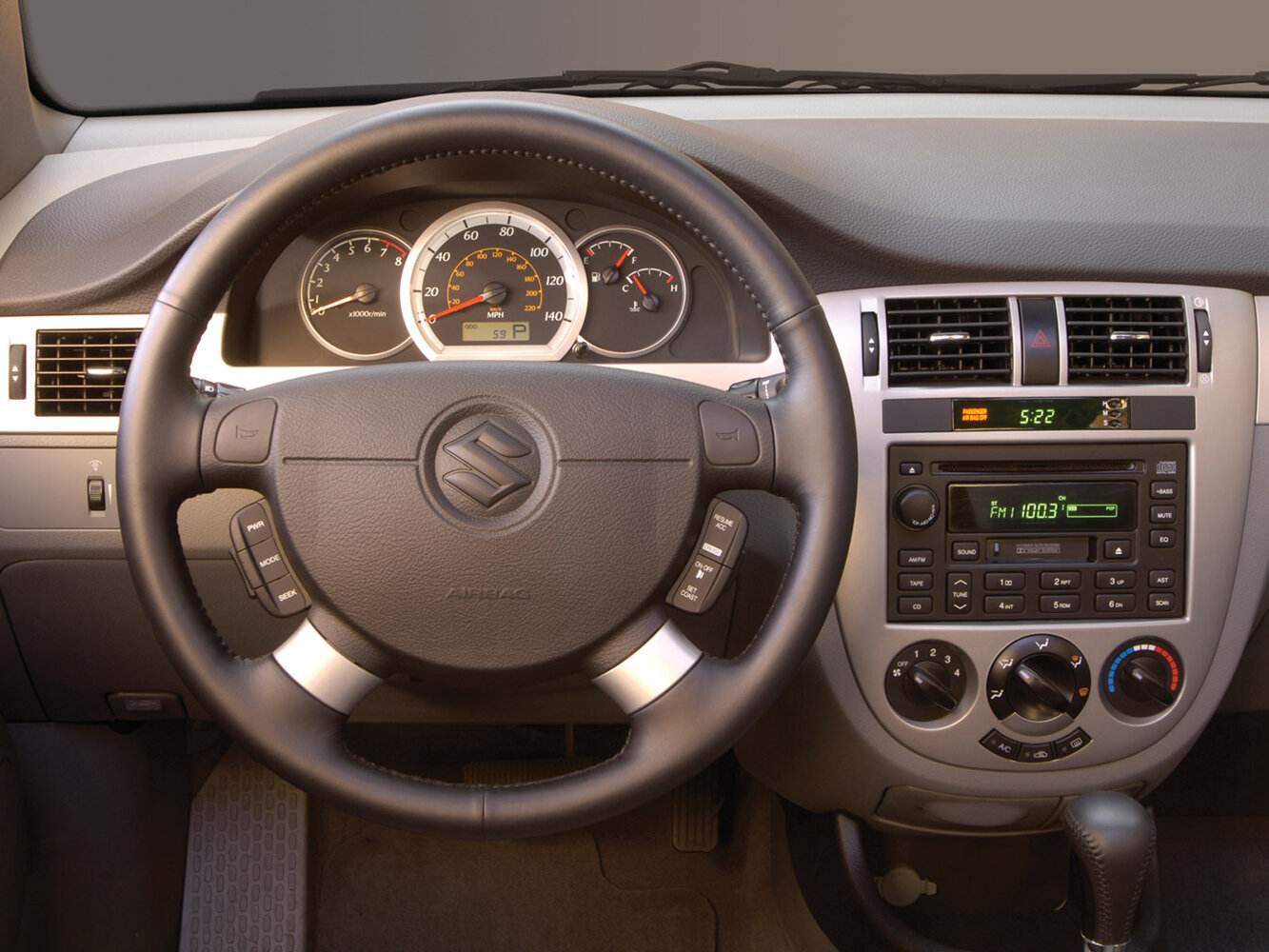 Suzuki Forenza, , 2003–2008, Седан: Передняя панель