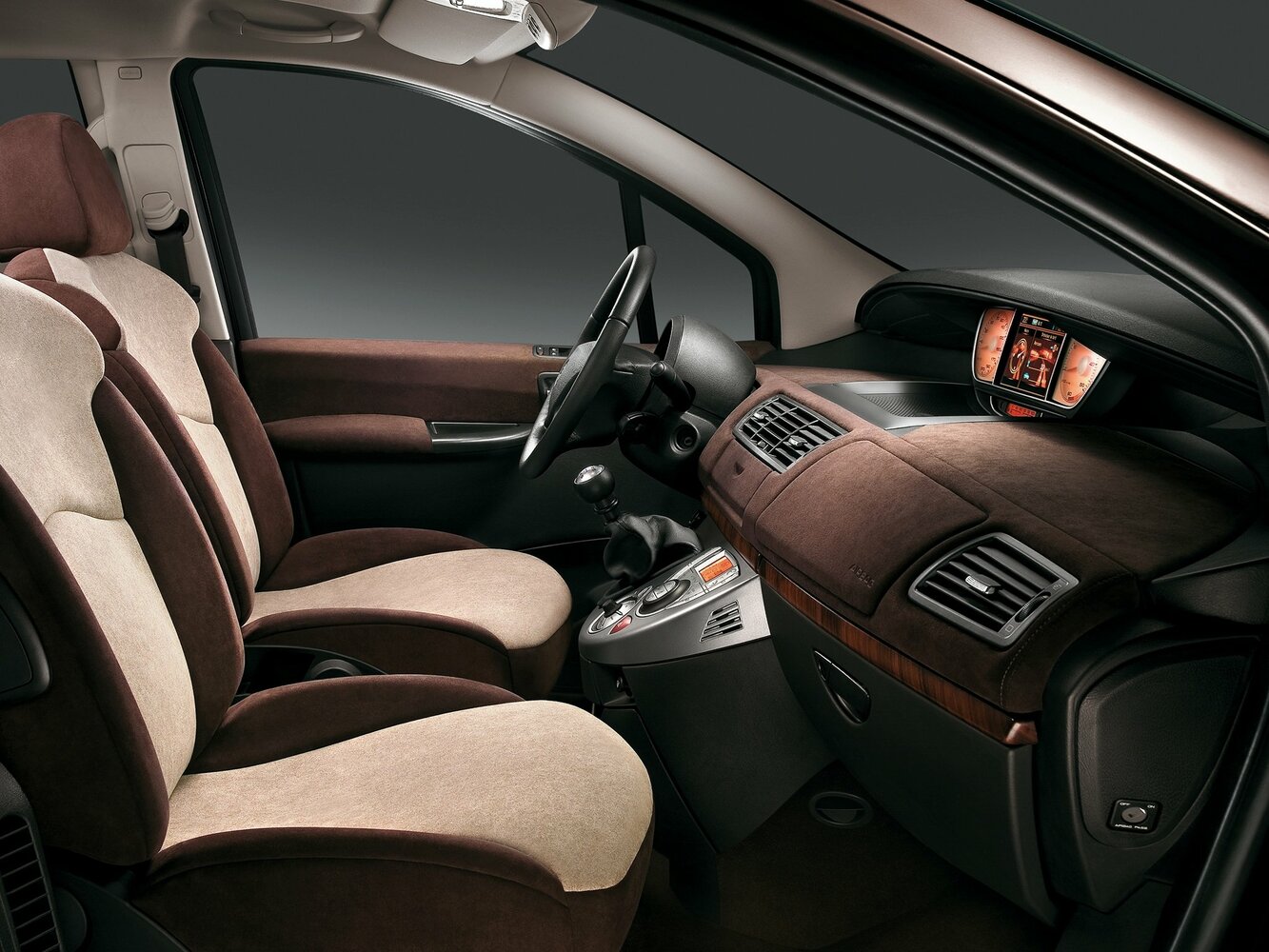 Lancia Phedra, , 2002–2010, Компактвэн: Передняя часть салона