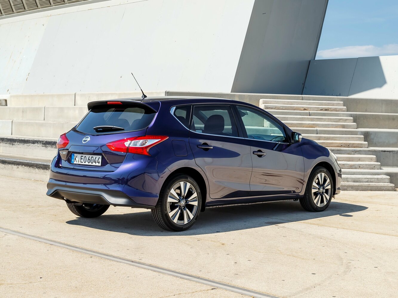 Nissan Pulsar, VI (C13), 2014–2018, Hatchback 5 door: Rear three-quarter view