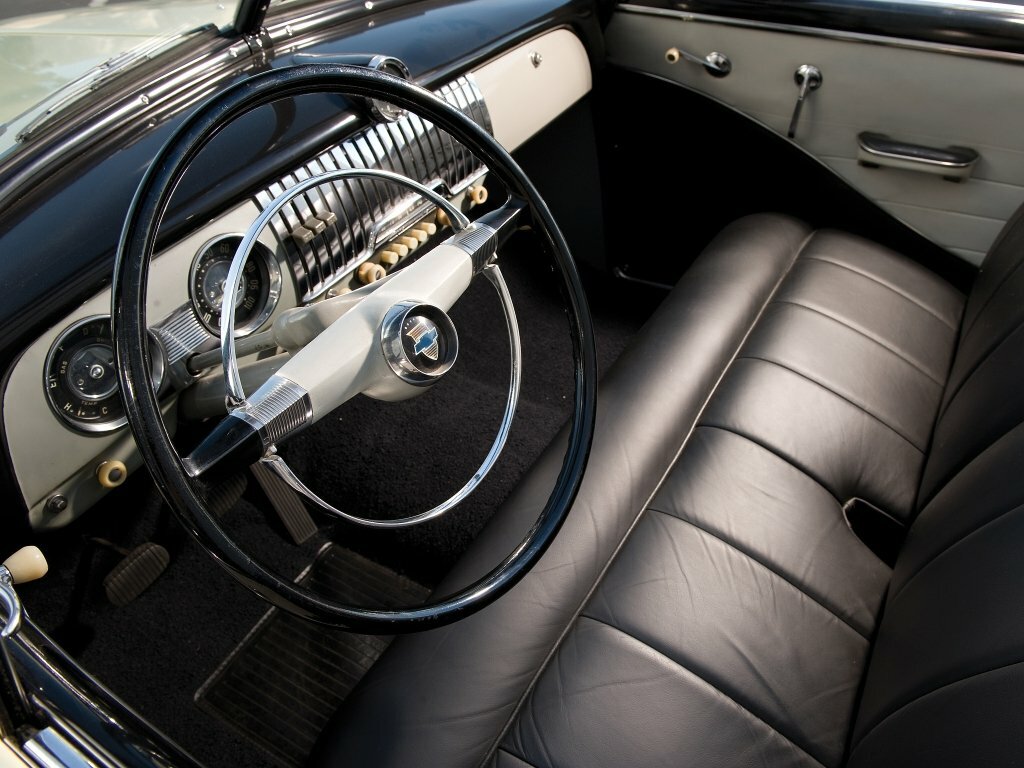 Chevrolet Deluxe, II, 1949–1952, Седан 2 дв. Styleline: Передняя часть салона