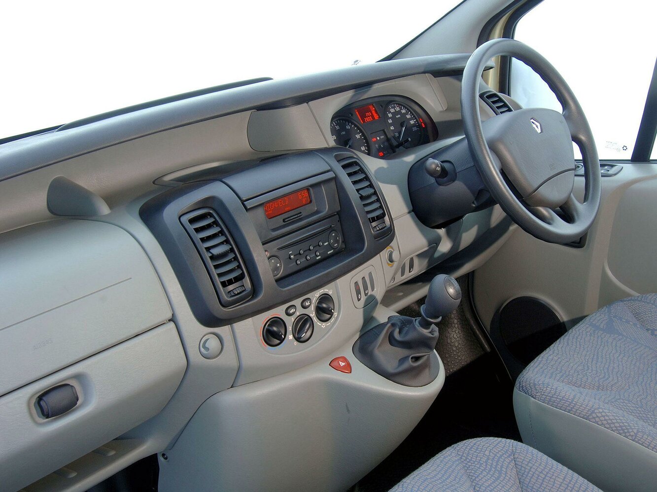 Renault Trafic, II, 2001–2006, Minivan: Front cabin