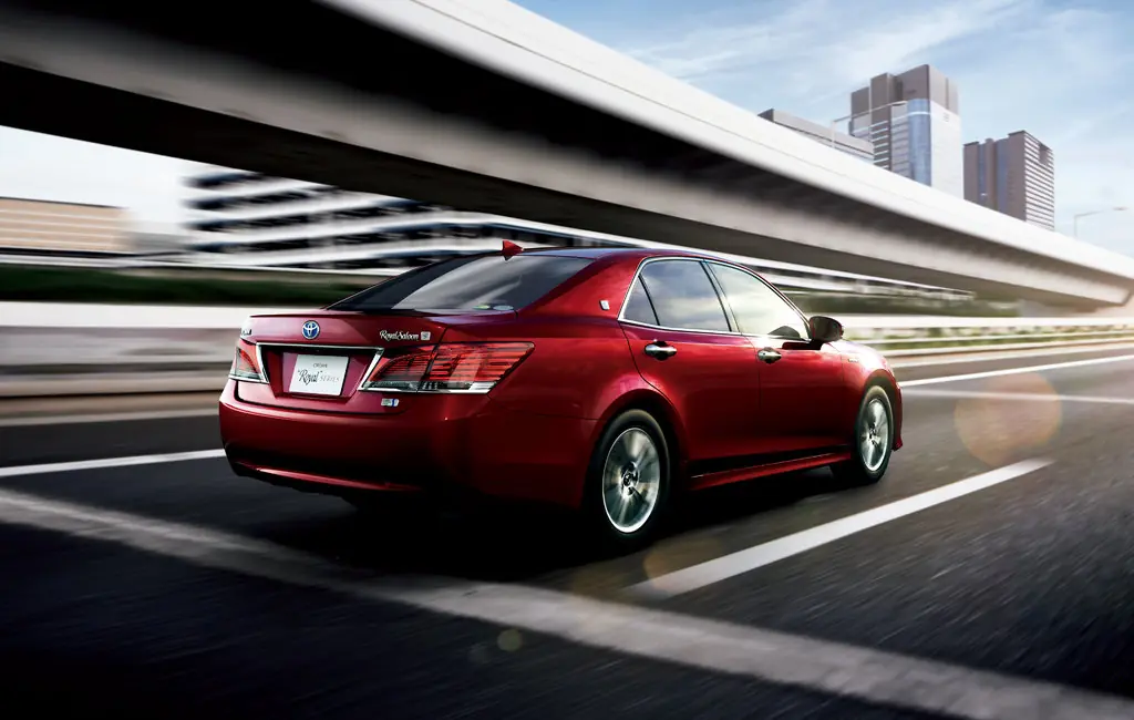 Toyota Crown, 14 поколение, S210, рестайлинг, Седан, Япония, 10.2015 - 05.2018: фото поколения 18