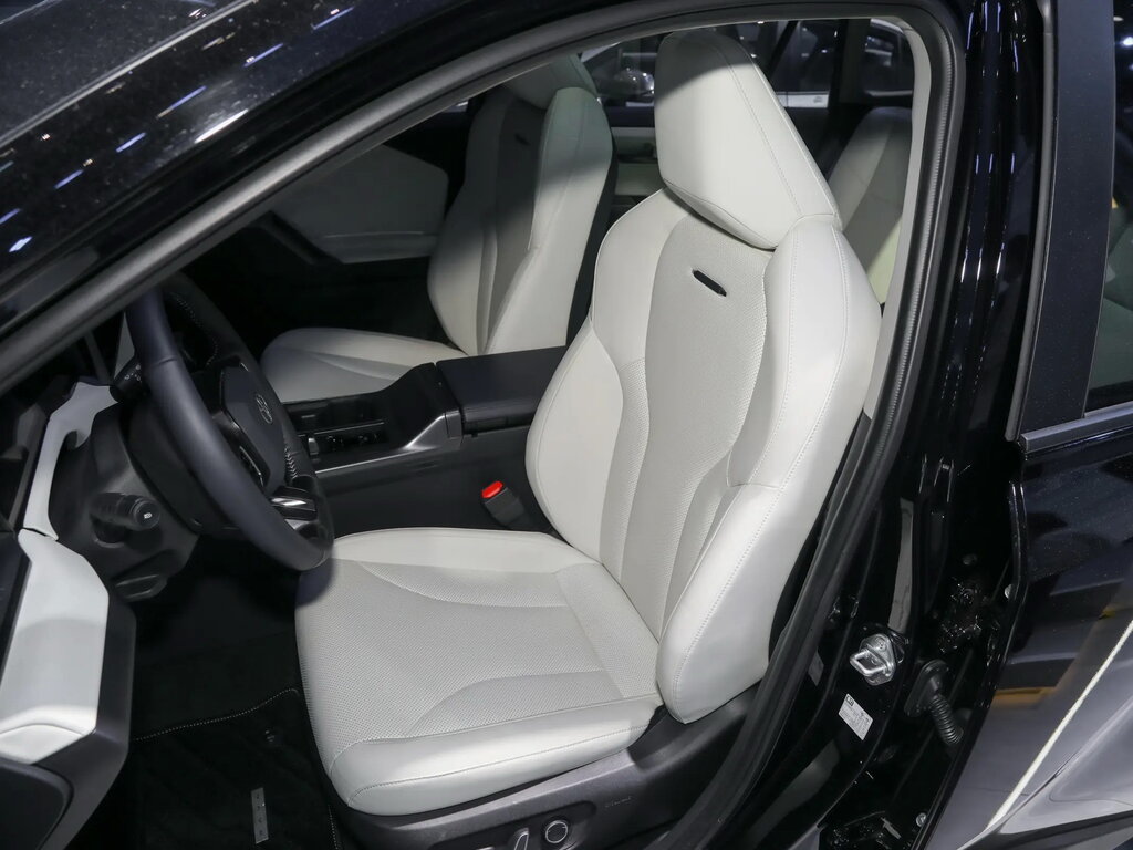 Toyota Rav4, 6 поколение, XA60, Джип/suv 5 дв., Китай, 05.2025 - н.в.: фото поколения 11