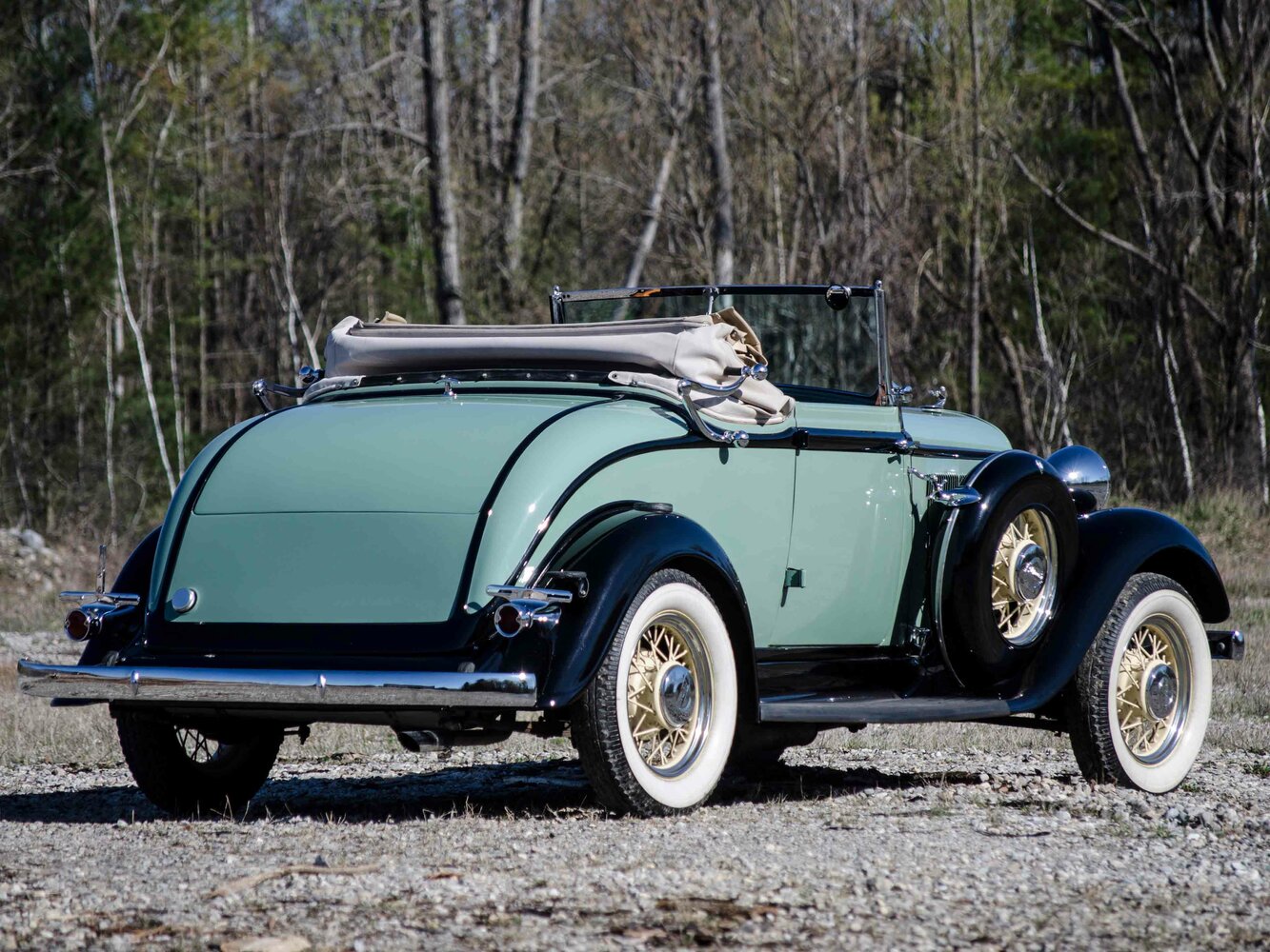 Plymouth De Luxe, I, 1933–1942, Кабриолет: Вид сзади в три четверти