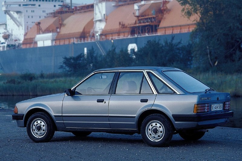 Ford Escort, III, 1980–1986, Хэтчбек 5 дв.: Вид сбоку