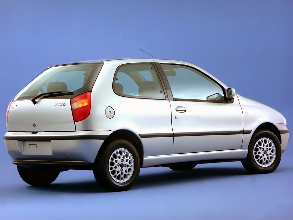 Fiat Palio, I, 1996–2001, Хэтчбек 3 дв.: Вид сзади в три четверти