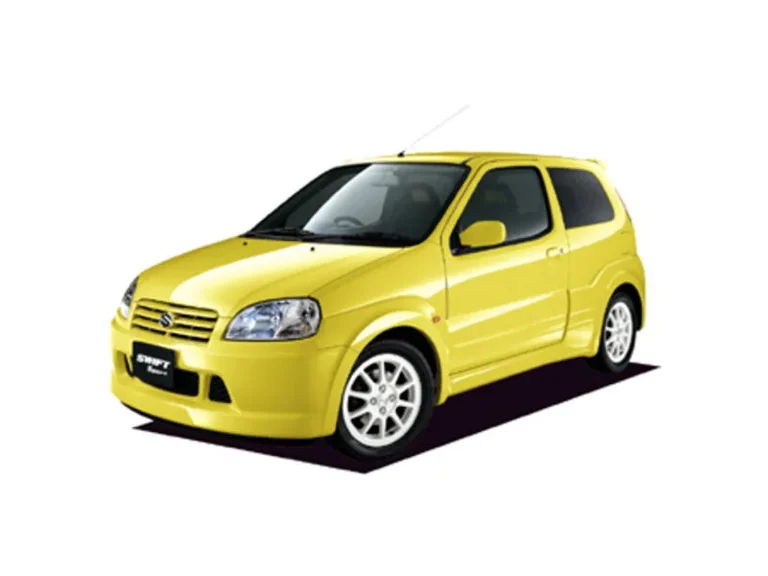 Suzuki Swift Sport HT81S, жёлтый трёхдверный хэтчбек с обвесом, студийный кадр