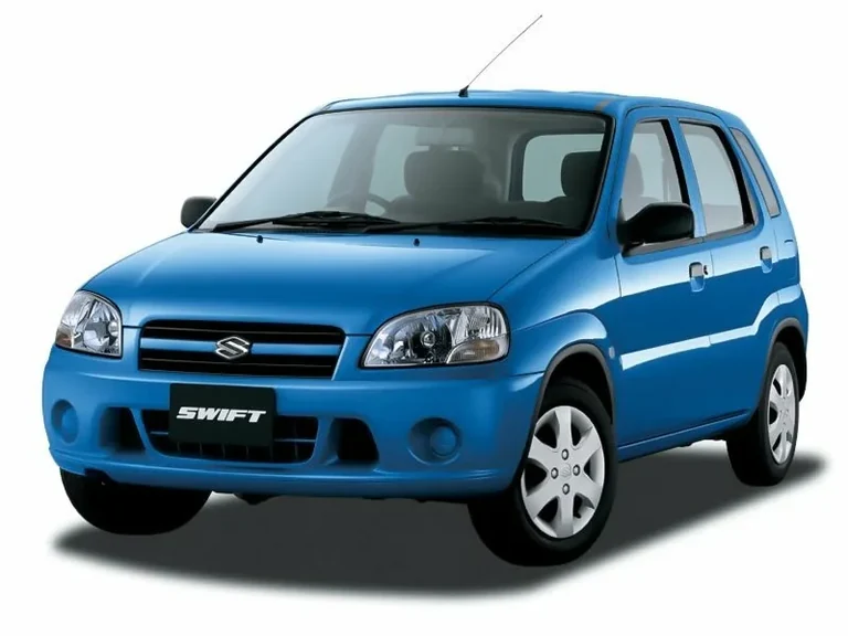 Suzuki Swift первого японского поколения (HT51S), синий пятидверный хэтчбек, студийный кадр