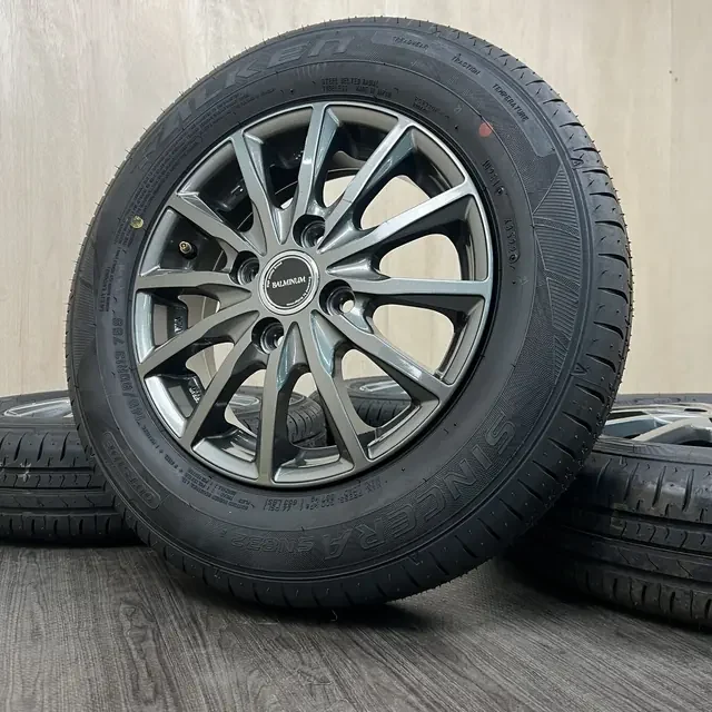 BRIDGESTONE BALMINUM, R13 · 4x100 · 4JJ · ET43 — GTYRES set 16S40426 photo