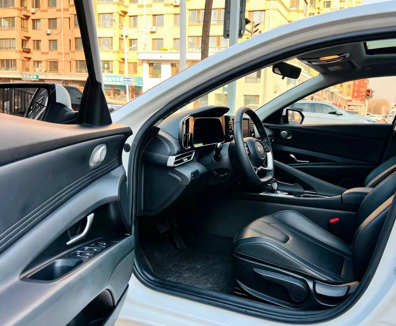 Hyundai Elantra · фото 6