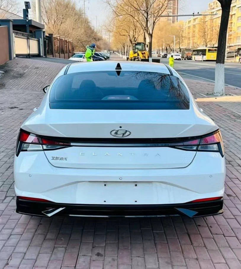 Hyundai Elantra · фото 4