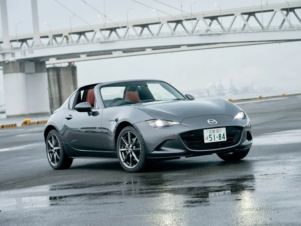 Mazda Roadster: поколения, двигатели и отличия RF