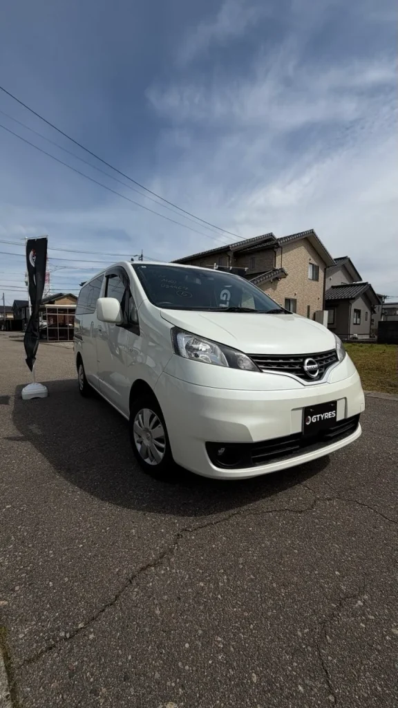 Nissan NV200 · photo 1