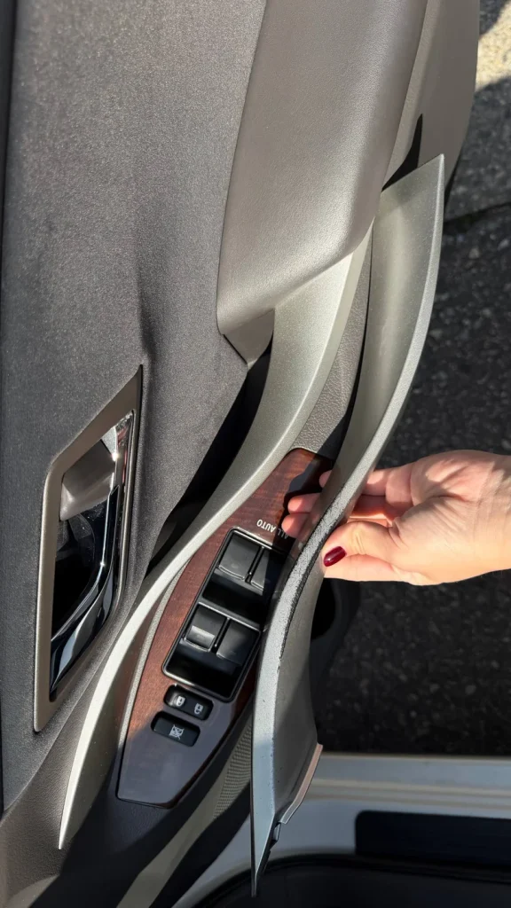 Toyota Premio · photo 2