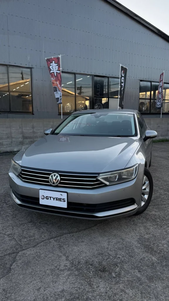 Volkswagen Passat · photo 1