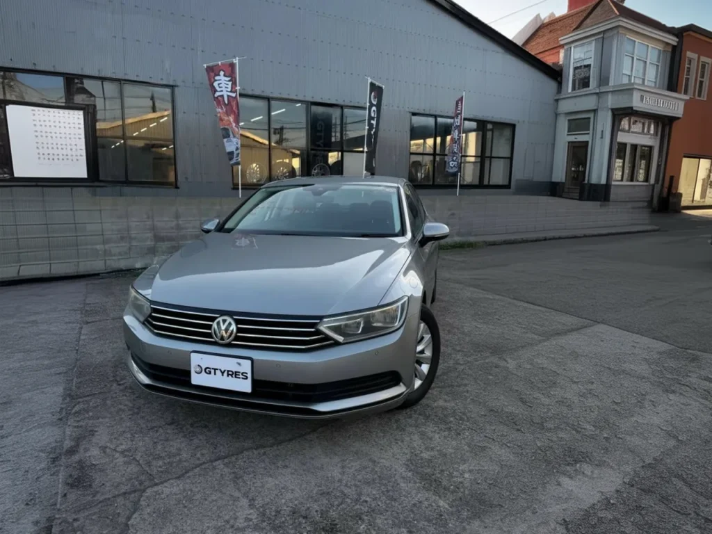 Volkswagen Passat Variant у площадки GTYRES в Японии