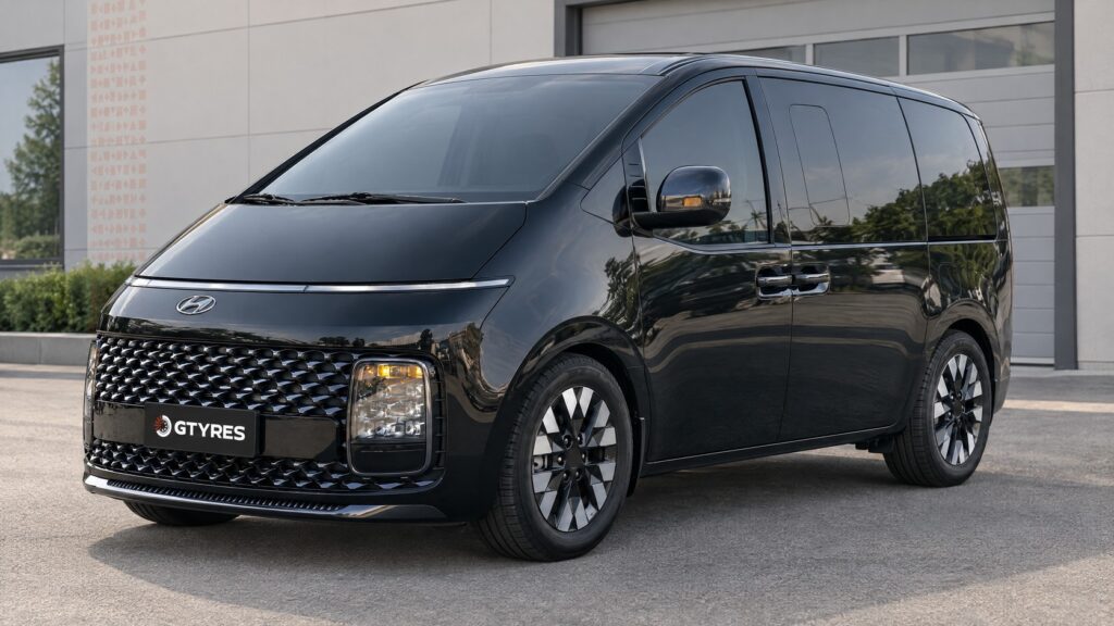 Hyundai Staria Lounge из Кореи: семь мест, дизель и полный привод