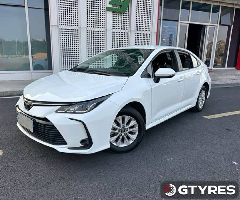 TOYOTA COROLLA 2022 &mdash; Photo 1 of 7